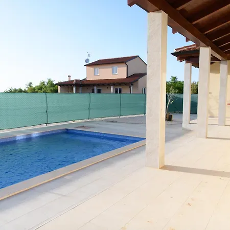 Neue Lovor Vila Fažana