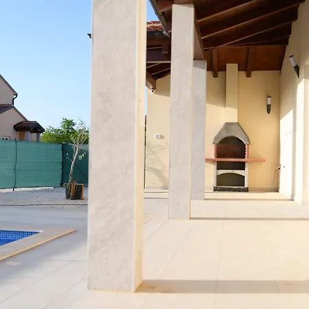 Neue Lovor Vila *